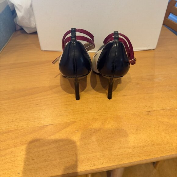 Tahari Brianna T-Strap Spectator Heels - sz 8.5 - Picture 6 of 7